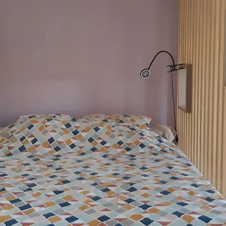 Apartment Agreable 2-4 Personnes A *