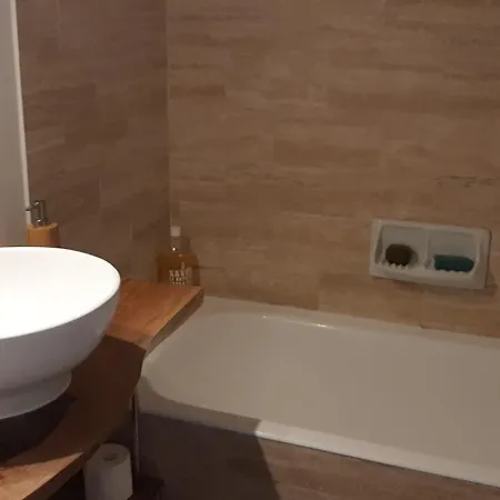 Apartment Agreable 2-4 Personnes A