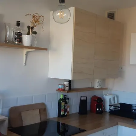 Agreable 2-4 Personnes A Apartman *