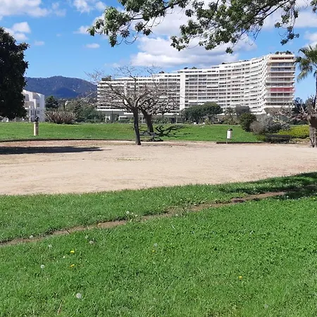 Apartment Agreable 2-4 Personnes A *